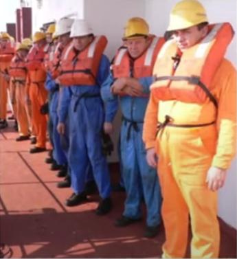 Photo - crew in safety helmets