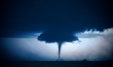 Тайфуны и ураганы как атмосферные опасности