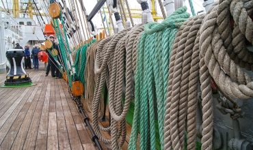 Организация вахтенной службы при стоянке судна на якоре