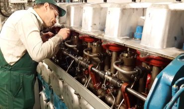 Проверка и регулировка деталей при обслуживании СДВС