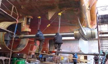 Ремонт судового вало-винтового комплекса