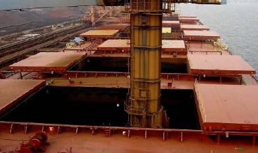 Конструкция в районе палубных вырезов