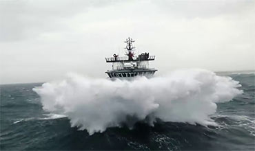 Questions and answers to CES test about Containers Transportation During Heavy Weather