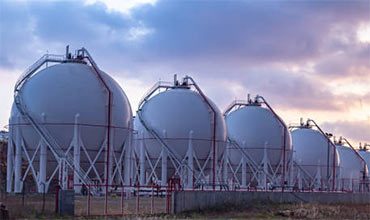 Energy consumption Optimization and Improvements in the Natural Gas Liquefaction Process