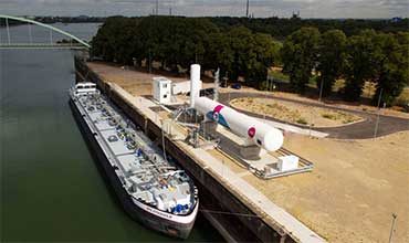 Terminal Operations for LNG or LPG Carrier after Arriving in Port