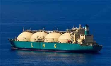 Effects and Risks of Underwater Explosion for Gas Carriers