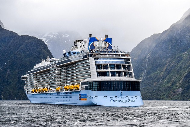 Cruise liner