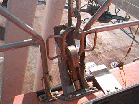 Automatic falls release arrangement