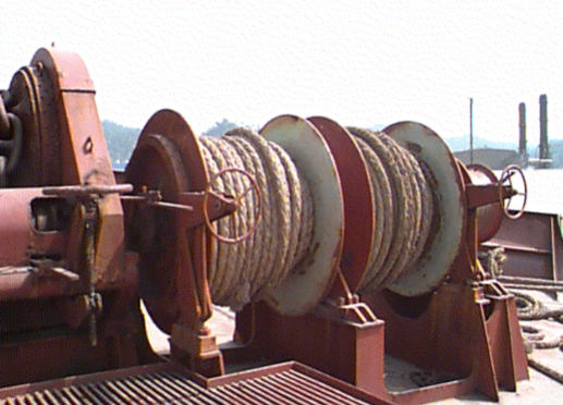 Forward mooring tension winches