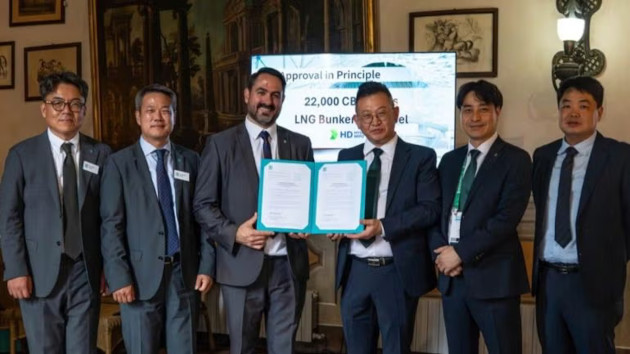 Lee Dong-jin and Sung-gu Park