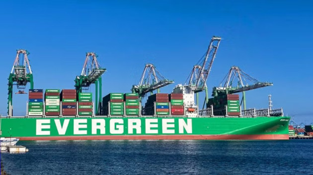 Container ship Evergreen