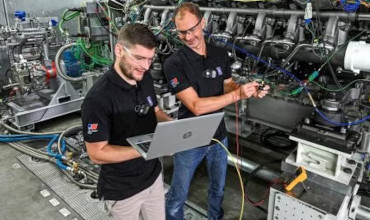 Rolls-Royce успешно протестировал высокоскоростной метаноловый двигатель для судов: прорыв в CO₂-нейтральных технологиях судоходства