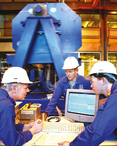 Gas carrier engineers