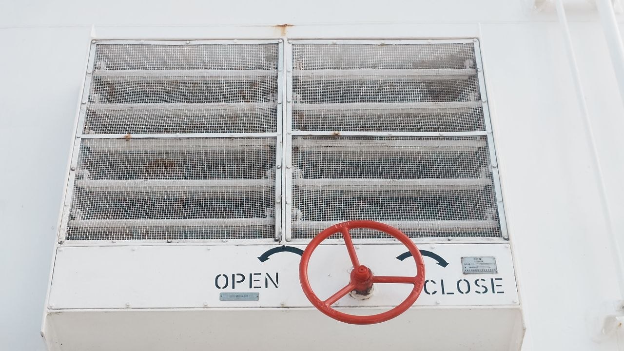 Fire damper deficiency found during a Paris MoU PSC inspection